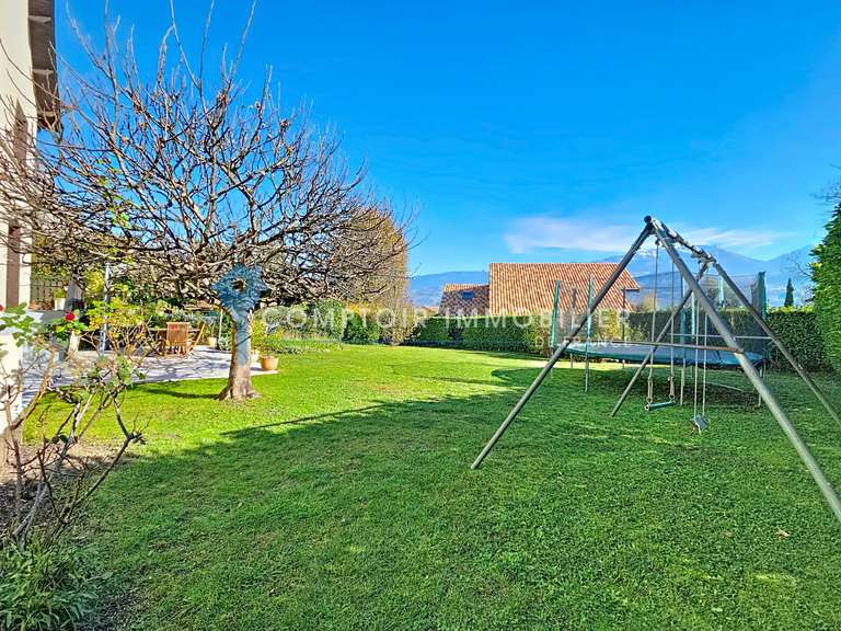 Maison Crolles - 8 chambres - 280m²