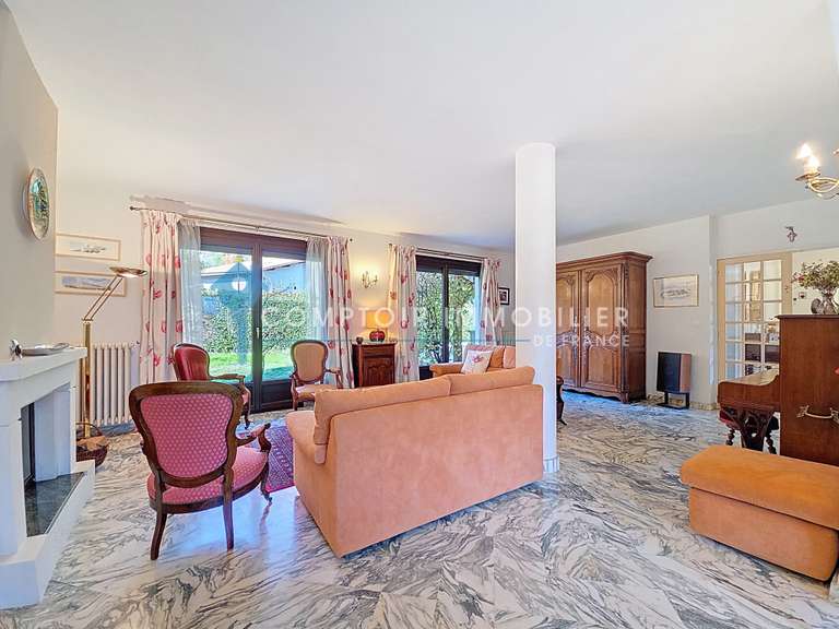 Maison Crolles - 8 chambres - 280m²