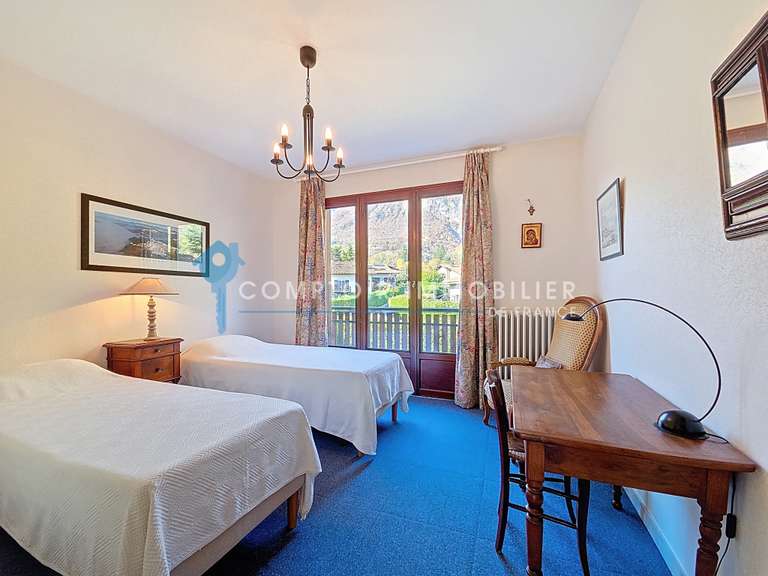 Maison Crolles - 8 chambres - 280m²