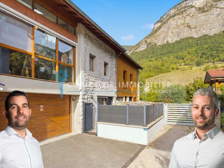 Maison Crolles - 3 chambres - 151m²