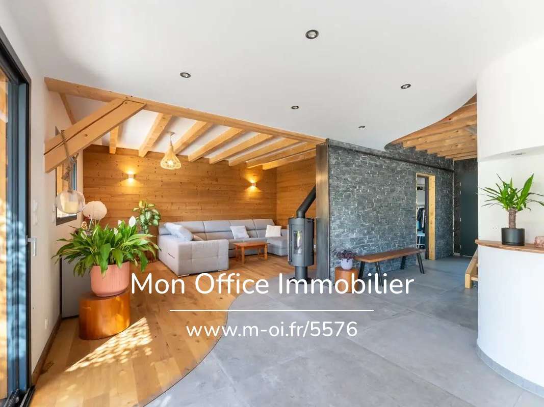 Chalet Crots