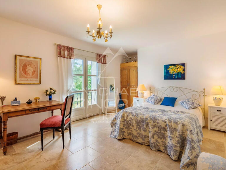 Maison Cucuron - 5 chambres - 330m²