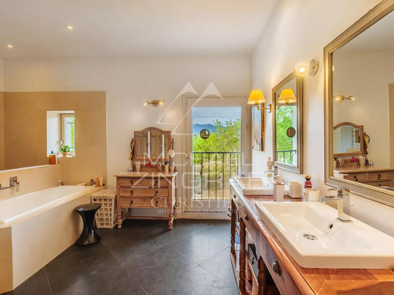 Maison Cucuron - 5 chambres - 330m²