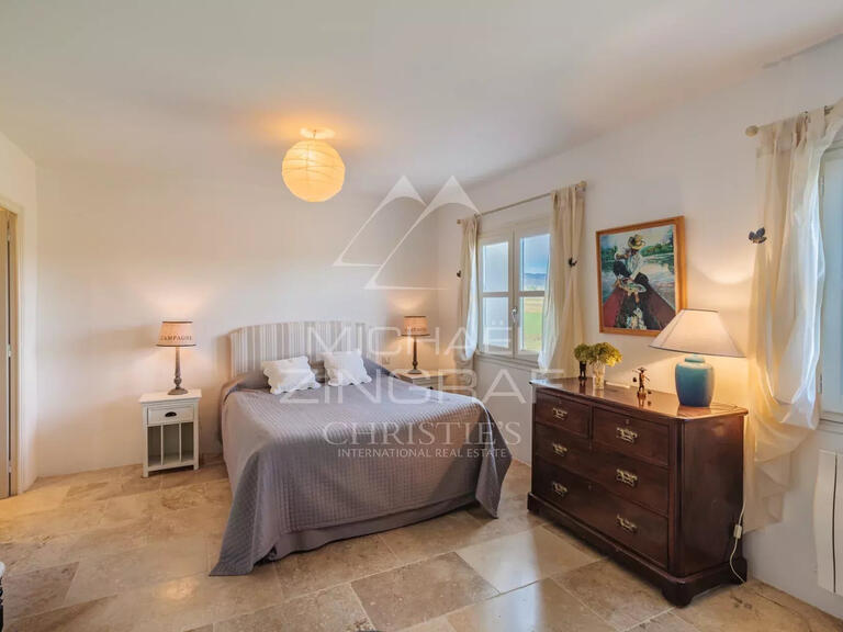 Maison Cucuron - 5 chambres - 330m²