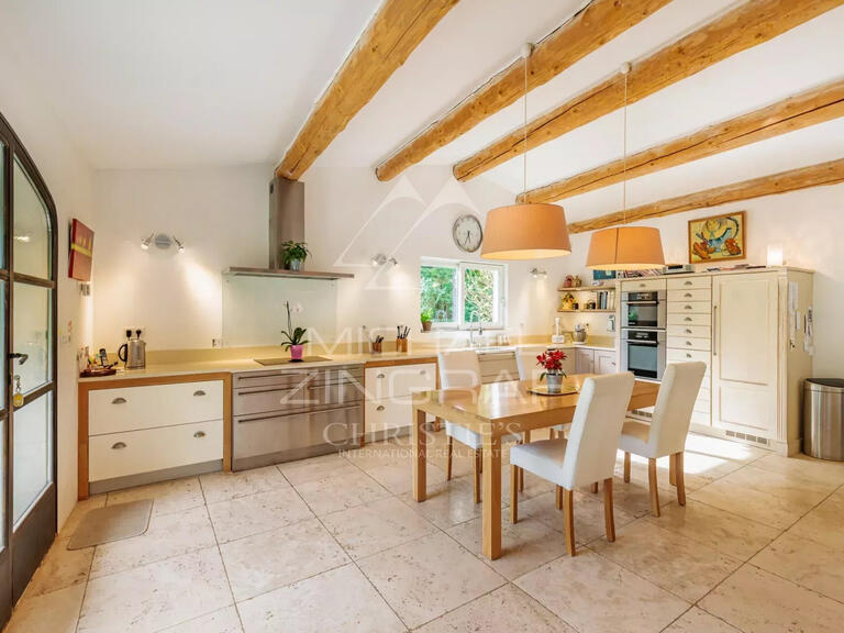 Maison Cucuron - 5 chambres - 330m²
