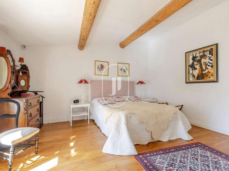 Maison Cucuron - 6 chambres - 331m²
