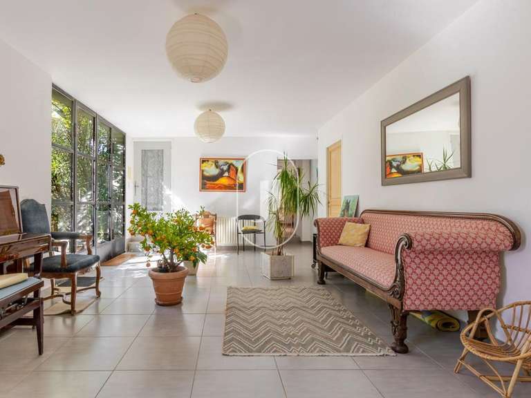 Maison Cucuron - 6 chambres - 331m²