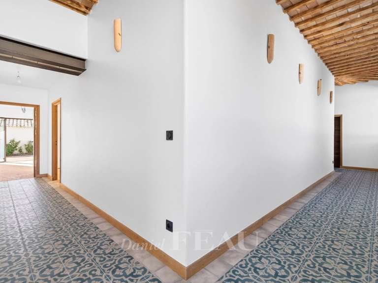 Maison Cucuron - 5 chambres - 520m²