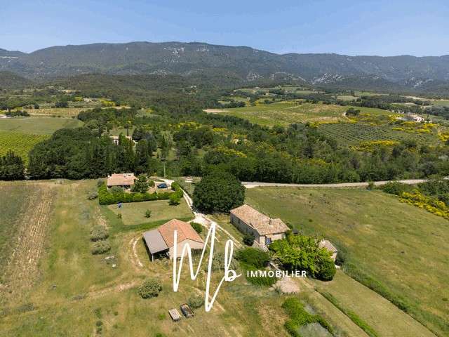 Maison Cucuron - 6 chambres - 550m²