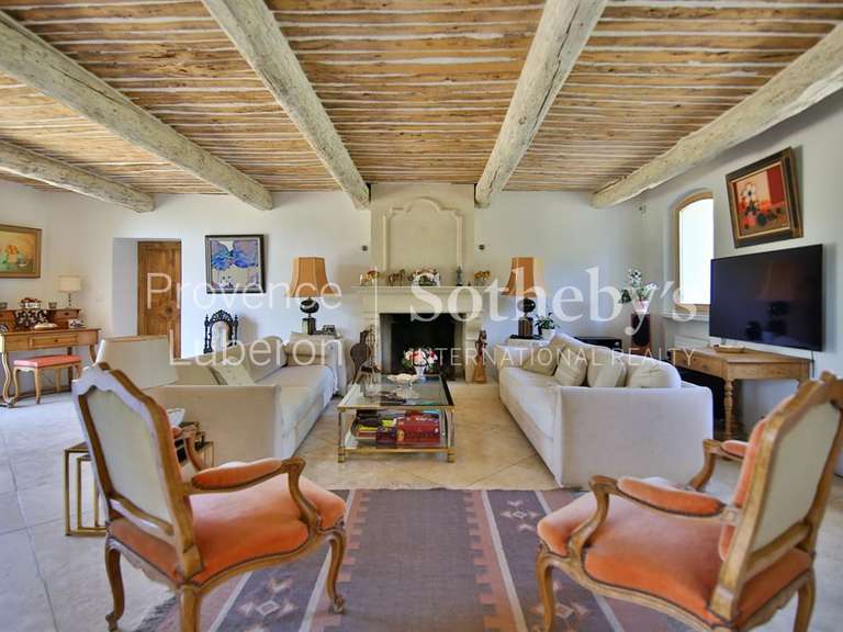 Maison Cucuron - 5 chambres - 331m²