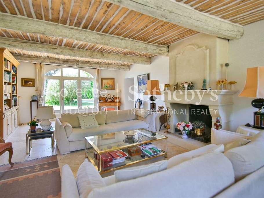 Maison Cucuron