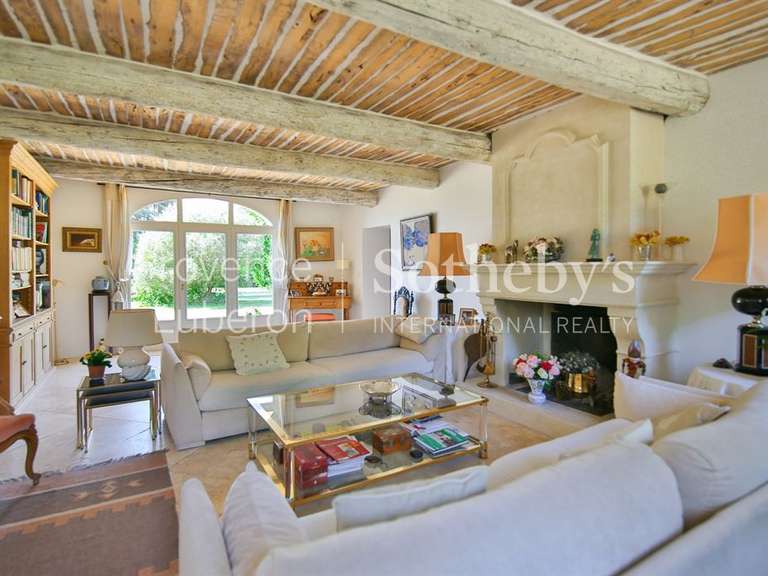 Maison Cucuron - 5 chambres - 331m²
