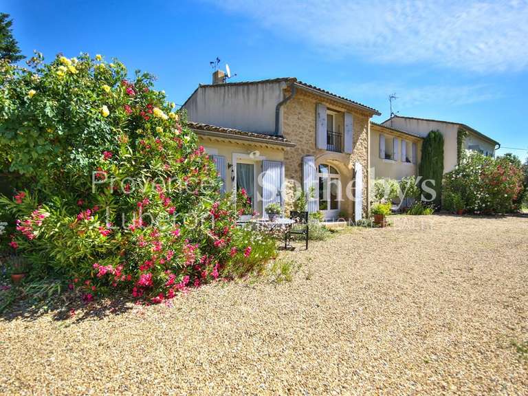Maison Cucuron - 5 chambres - 331m²