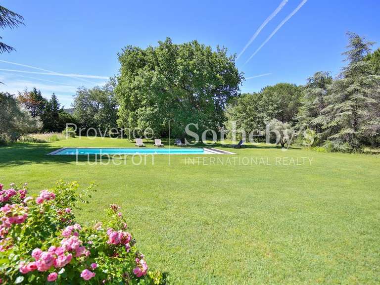Maison Cucuron - 5 chambres - 331m²