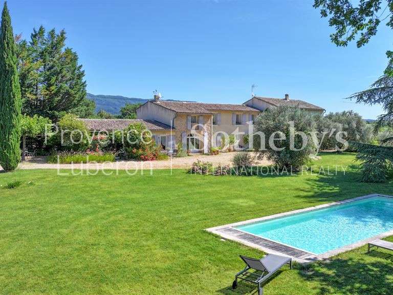 Maison Cucuron - 5 chambres - 331m²