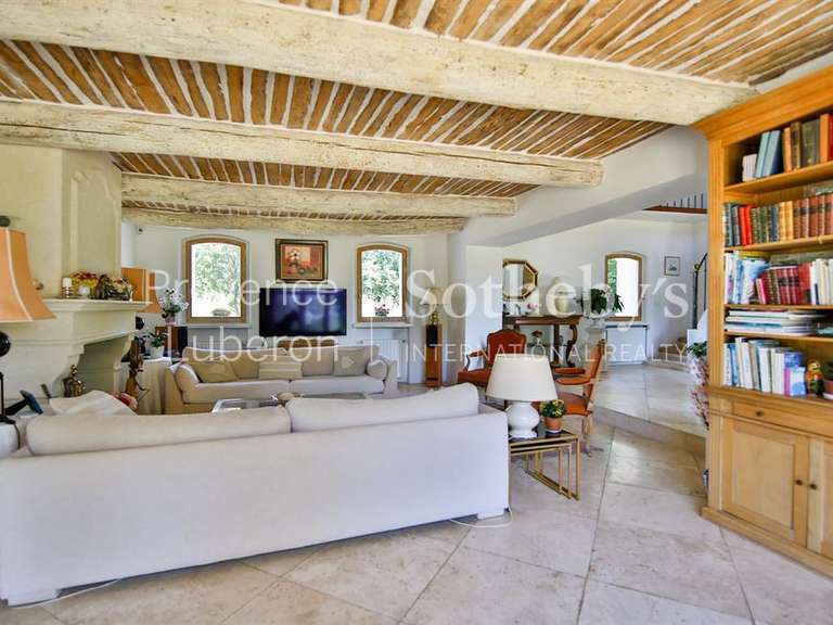 Maison Cucuron - 5 chambres - 331m²