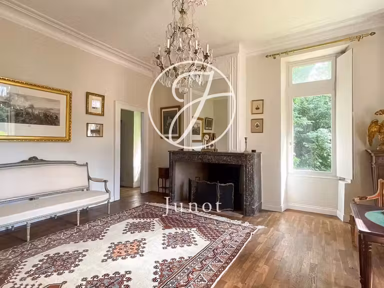 Château Cuiry-lès-Iviers - 6 chambres - 800m²