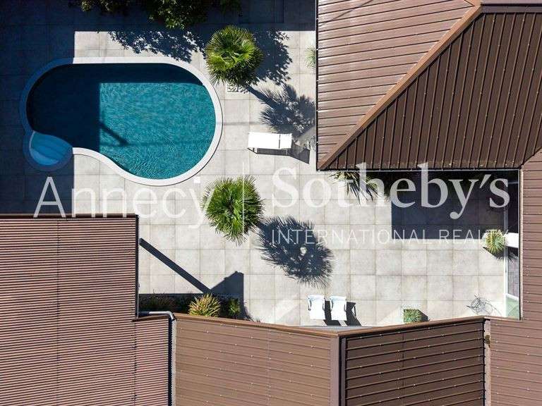 Maison Culoz - 5 chambres - 330m²