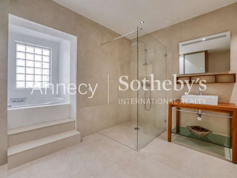 Maison Culoz - 5 chambres - 330m²
