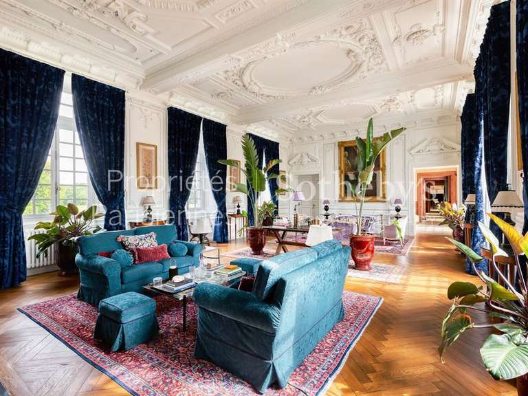 Château Curzay-sur-Vonne - 3400m²