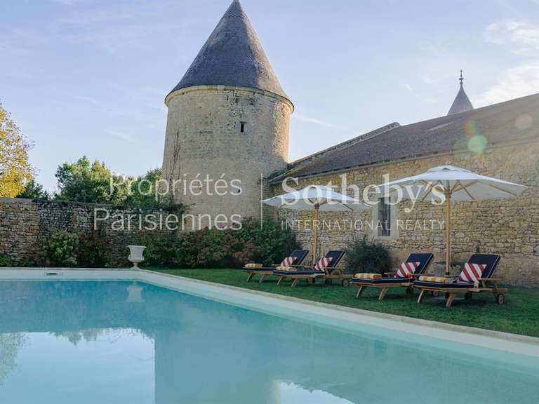Château Curzay-sur-Vonne - 3400m²