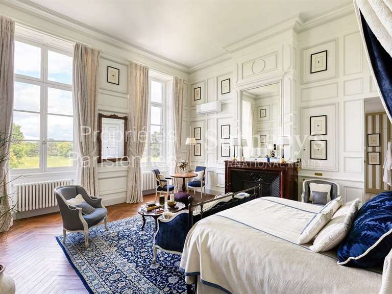 Château Curzay-sur-Vonne - 3400m²