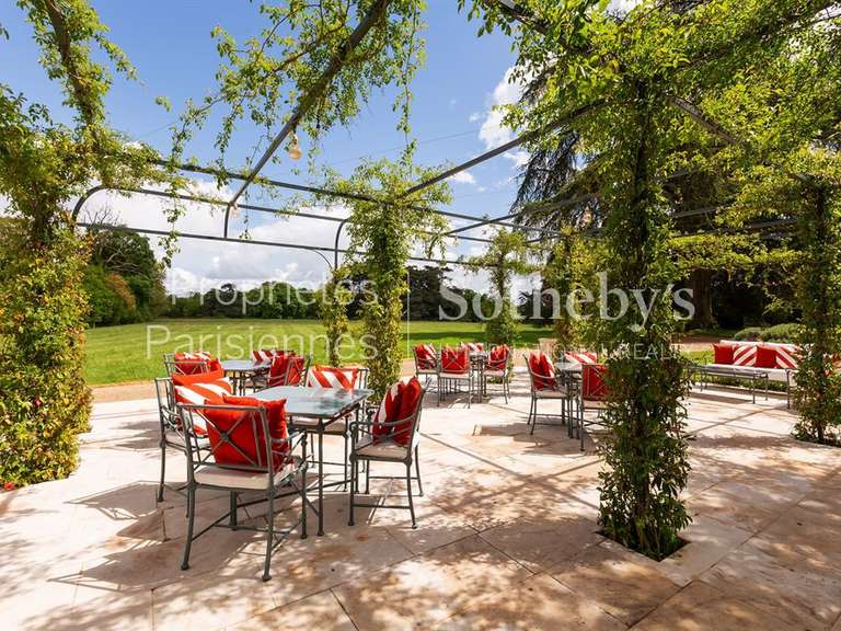 Château Curzay-sur-Vonne - 2900m²