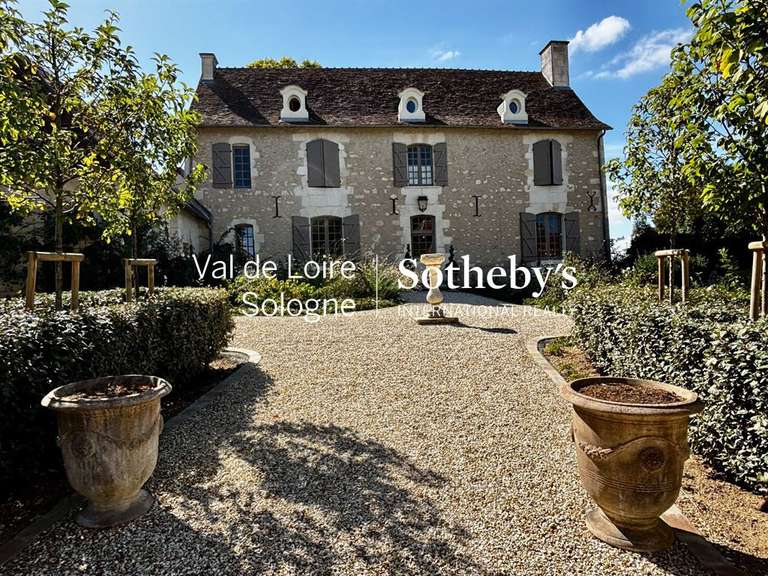 Maison Cussay - 3 chambres - 231m²
