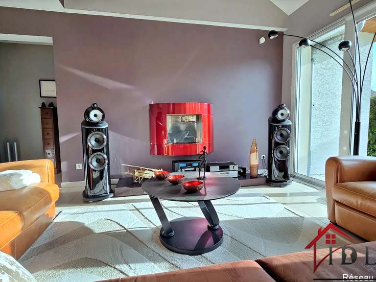 Villa Cussey-sur-l'Ognon - 5 chambres - 274m²