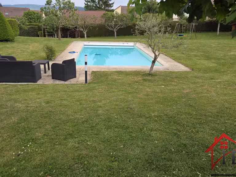 Villa Cussey-sur-l'Ognon - 5 chambres - 274m²