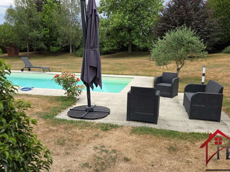 Villa Cussey-sur-l'Ognon - 5 chambres - 274m²