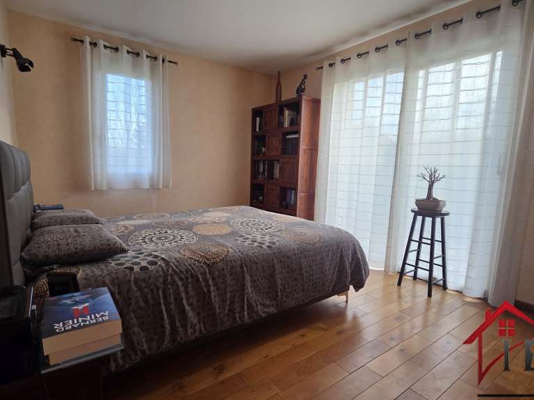 Villa Cussey-sur-l'Ognon - 5 chambres - 274m²
