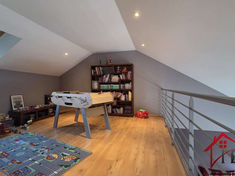 Villa Cussey-sur-l'Ognon - 5 chambres - 274m²