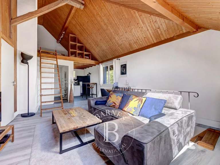 Maison Cuvat - 6 chambres - 241m²