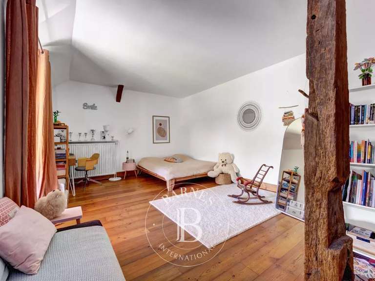 Maison Cuvat - 6 chambres - 241m²