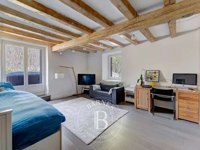 Maison Cuvat - 6 chambres - 241m²