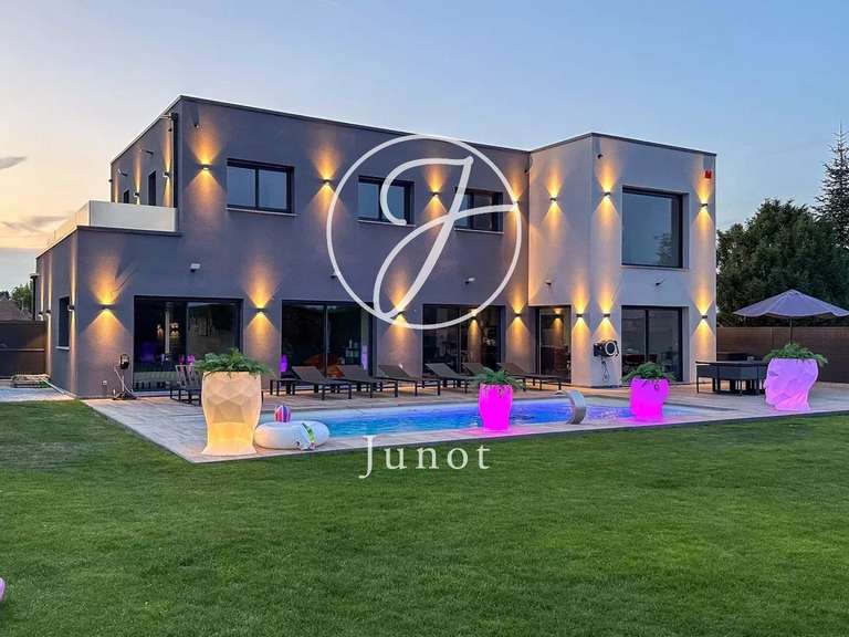 Maison Cysoing - 5 chambres - 386m²