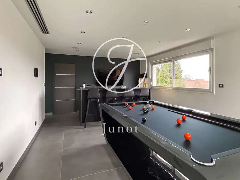 Maison Cysoing - 5 chambres - 386m²