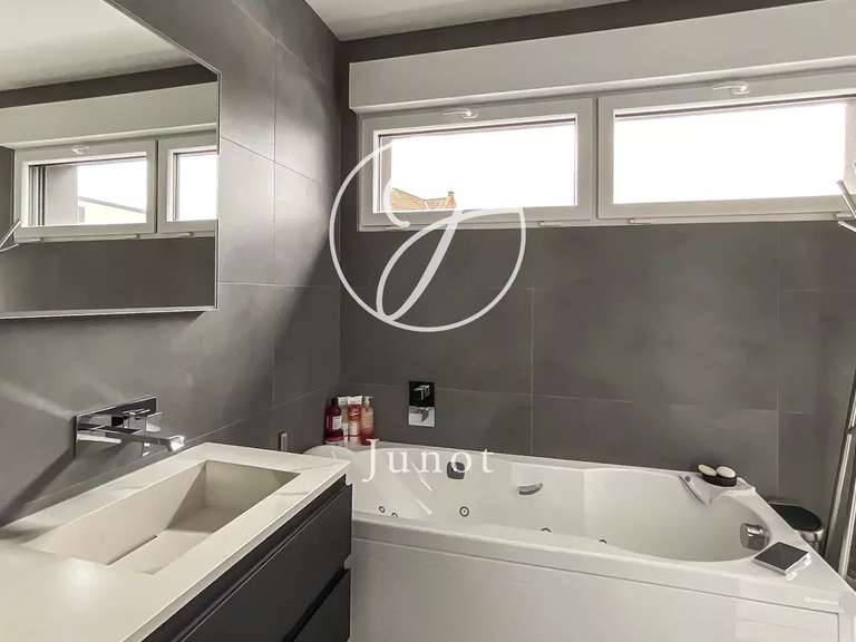 Maison Cysoing - 5 chambres - 386m²