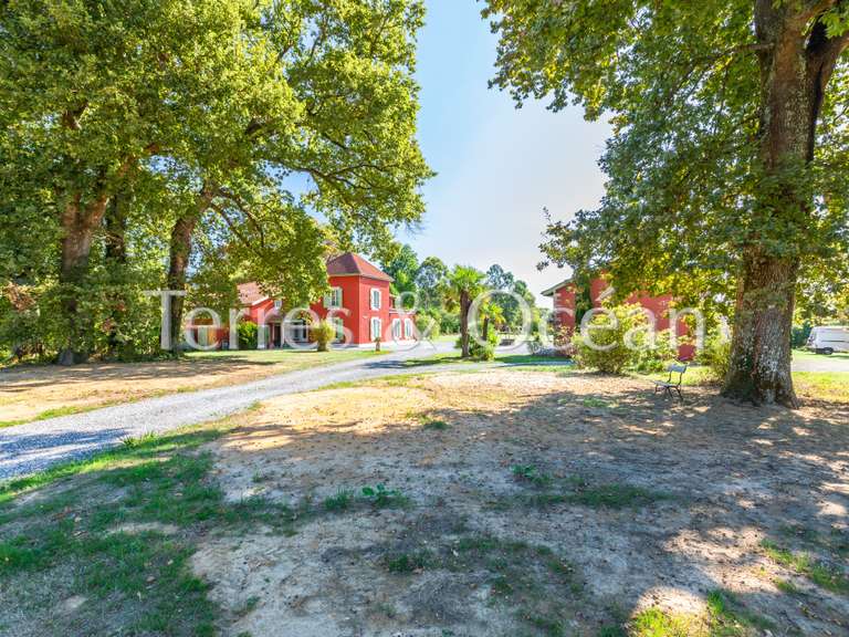 Maison Dax - 9 chambres - 452m²