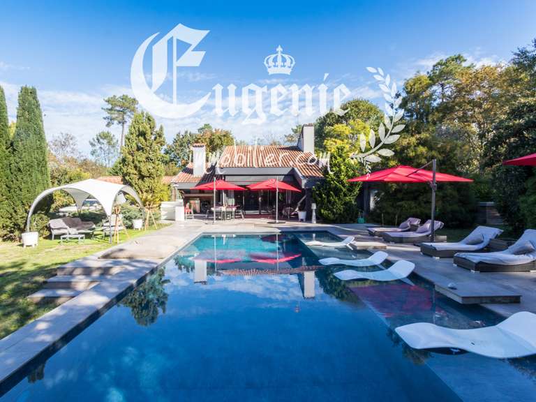 Propriété Dax - 3 chambres - 211m²