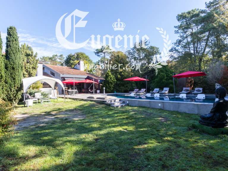 Propriété Dax - 3 chambres - 211m²