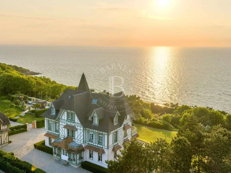 Property Deauville - 20 bedrooms