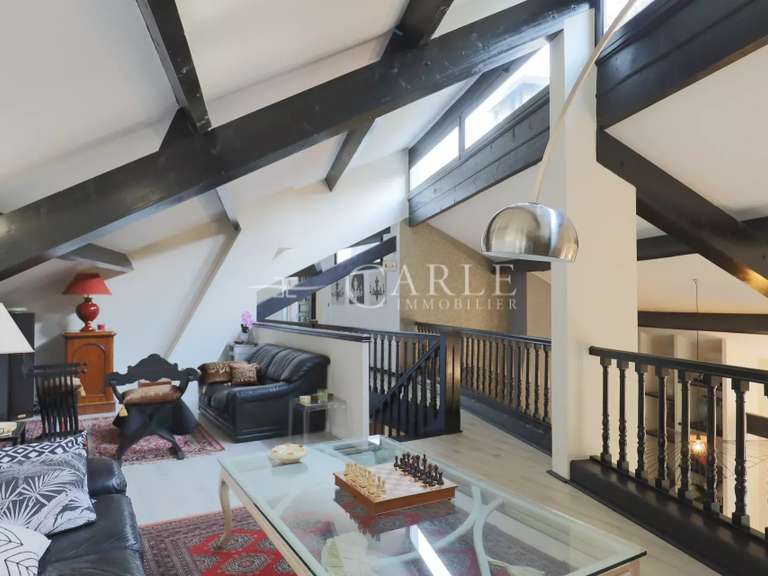 Propriété Décines-Charpieu - 5 chambres - 458m²