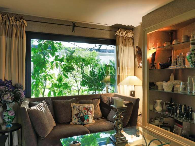 Propriété Décines-Charpieu - 5 chambres - 458m²