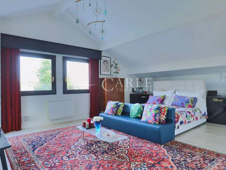 Propriété Décines-Charpieu - 5 chambres - 458m²