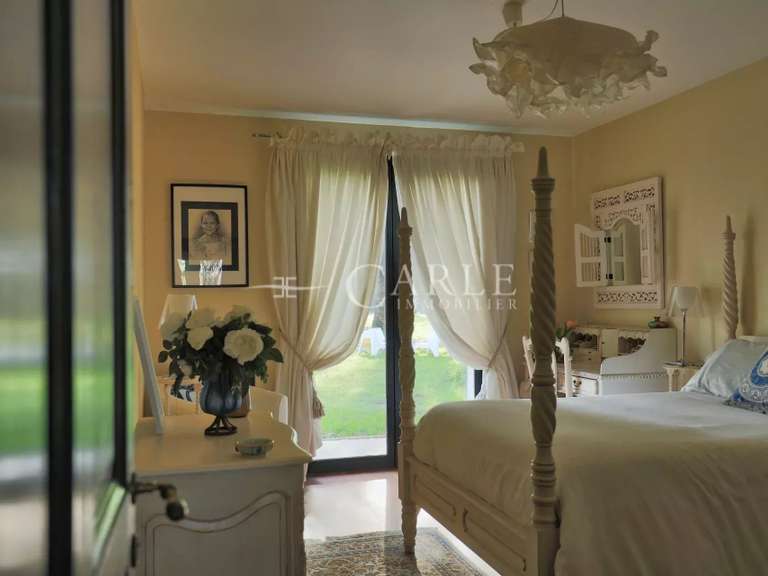 Propriété Décines-Charpieu - 5 chambres - 458m²