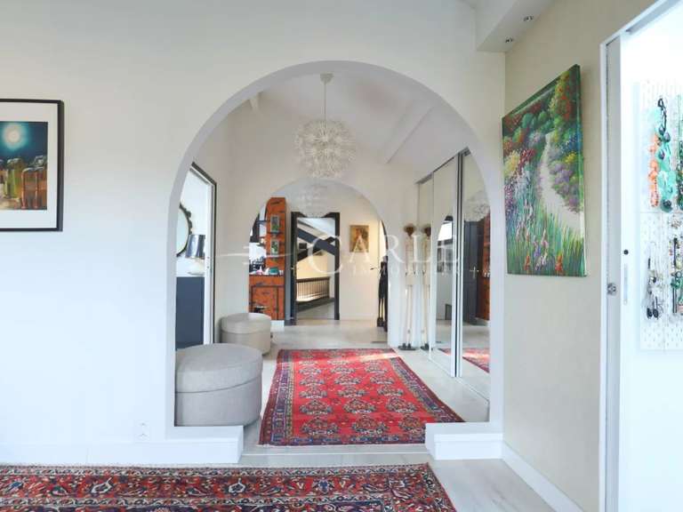 Propriété Décines-Charpieu - 5 chambres - 458m²