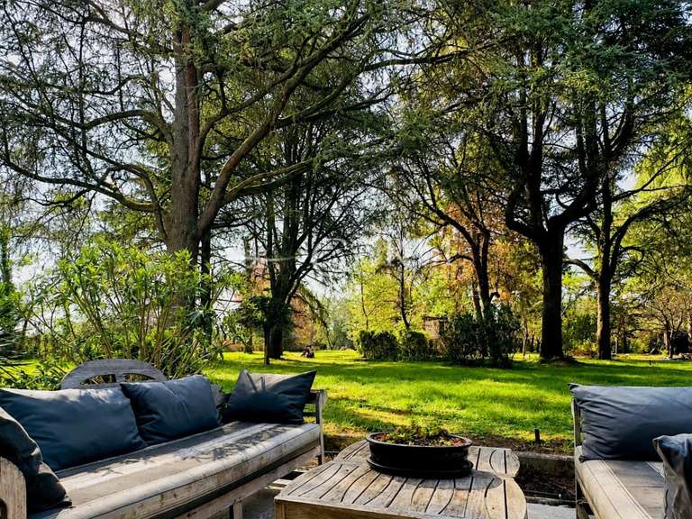 Propriété Décines-Charpieu - 5 chambres - 458m²
