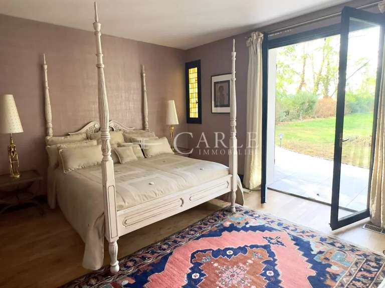 Propriété Décines-Charpieu - 5 chambres - 458m²